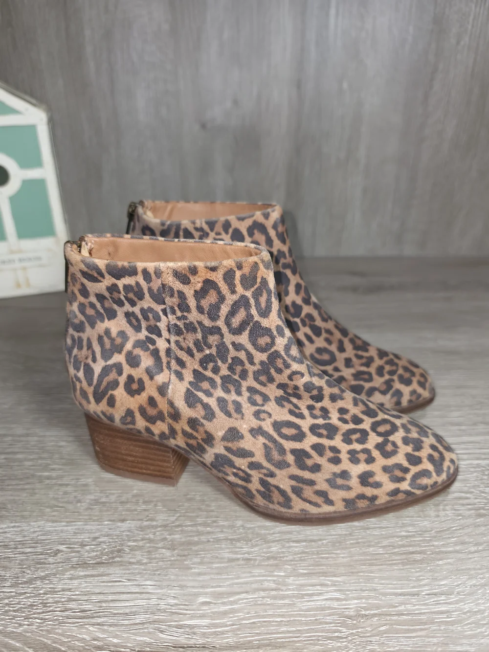 Seychelles Brown & Black Suede Leopard Print Ankle Boots Zip-Up Womens Size 6